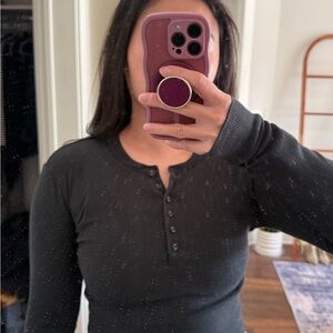 SKIMS Cropped Crewneck Henley in Black sz MEDIUM